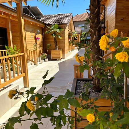 Bujtina Siar Hotel Pogradec Exterior foto