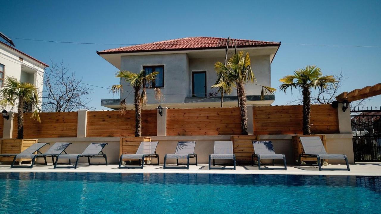 Bujtina Siar Hotel Pogradec Exterior foto