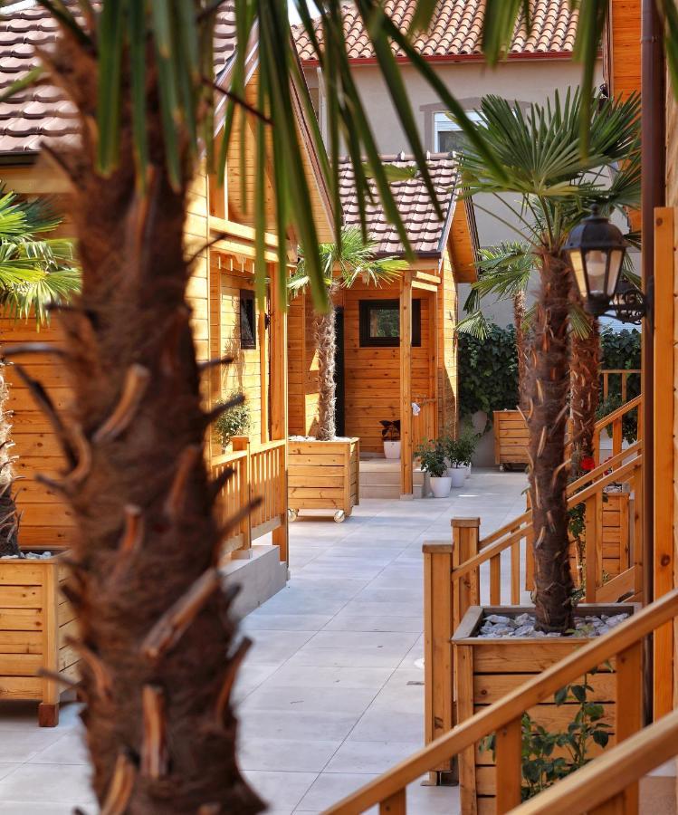 Bujtina Siar Hotel Pogradec Exterior foto