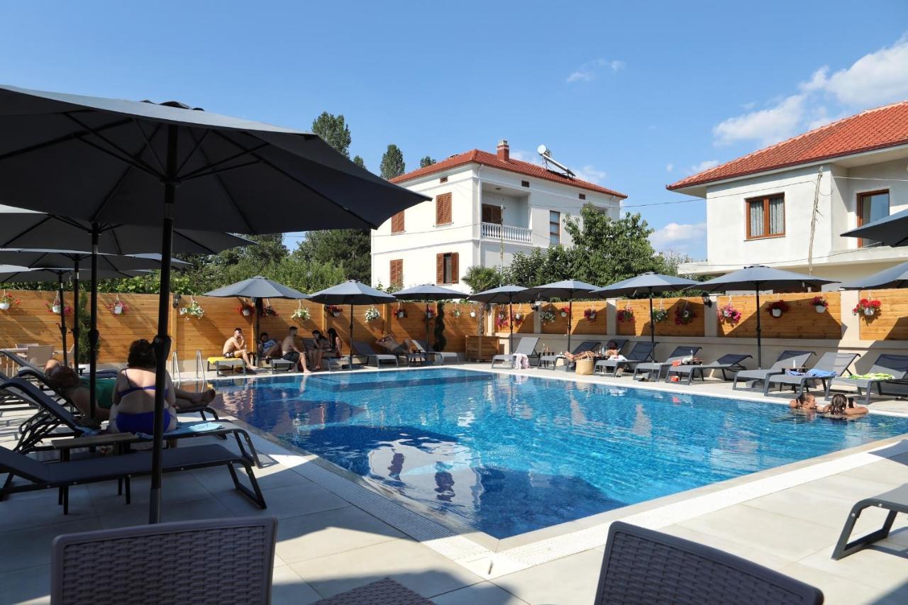 Bujtina Siar Hotel Pogradec Exterior foto