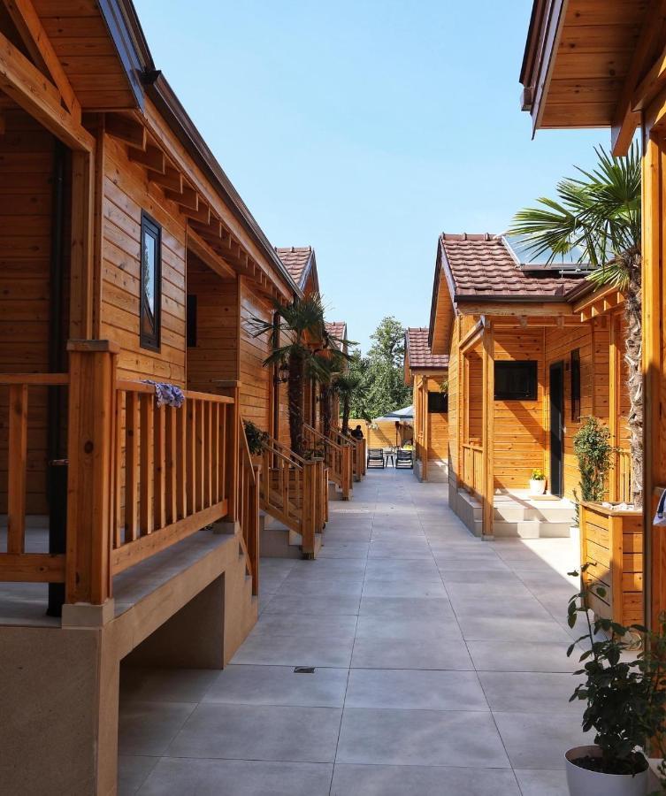 Bujtina Siar Hotel Pogradec Exterior foto