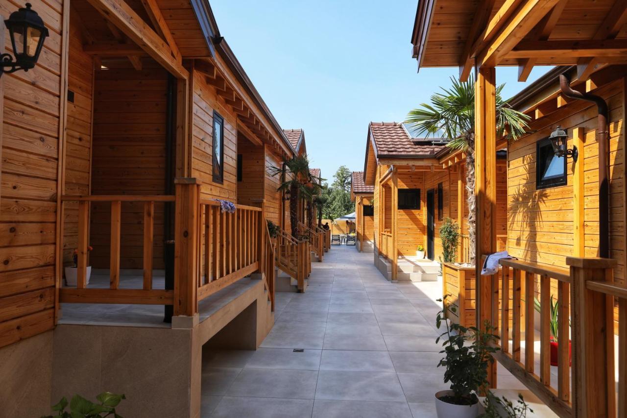 Bujtina Siar Hotel Pogradec Exterior foto