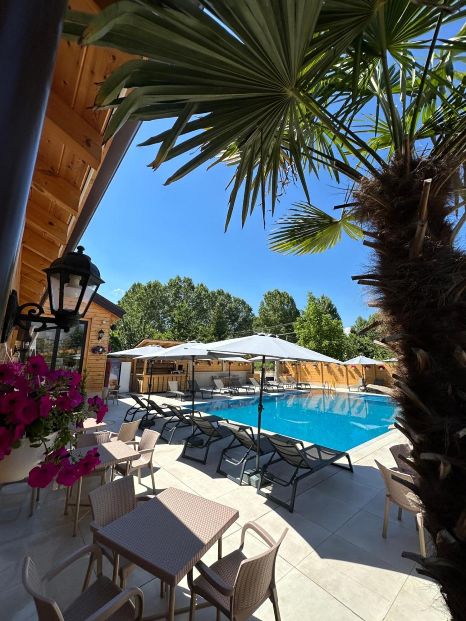 Bujtina Siar Hotel Pogradec Exterior foto